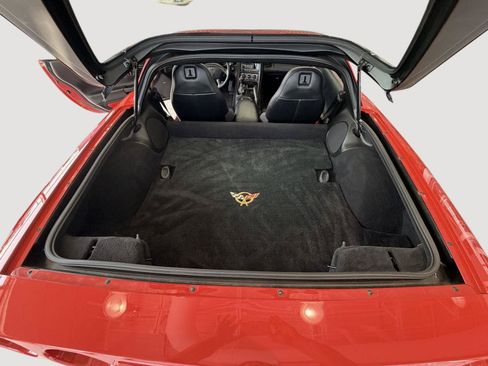 Used 2002 Chevrolet Corvette Coupe RWD image 3