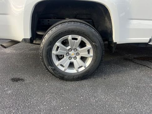 Used 2022 Chevrolet Colorado LT w/ Fleet Safety Package image 15