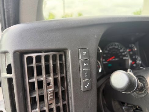 Used 2020 Chevrolet Express 2500 w/ Communications Package RWD image 12
