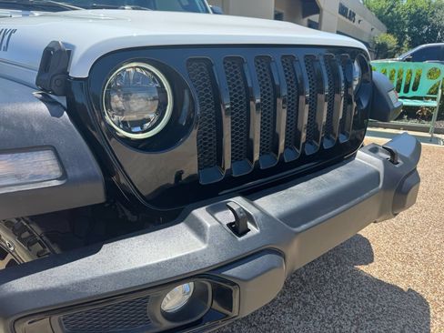 Used 2023 Jeep Wrangler Sport AWD/4WD image 2