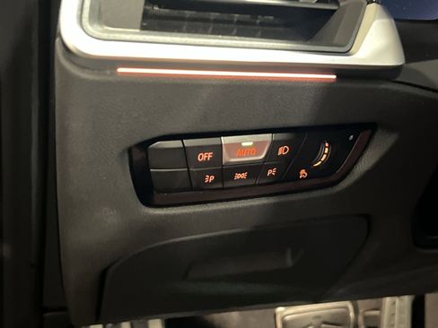 Used 2021 BMW M440i Convertible w/ Premium Package image 27