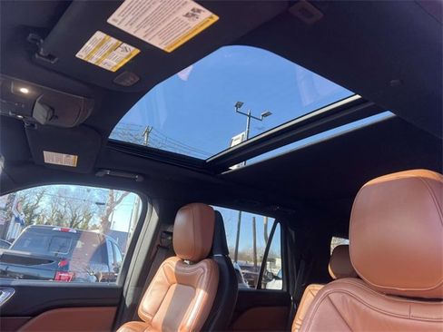 Certified 2021 Lincoln Navigator Reserve w/ Luxury Package image 11