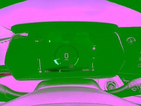 Used 2025 Chevrolet Trax LT w/ Driver Confidence Package FWD image 15