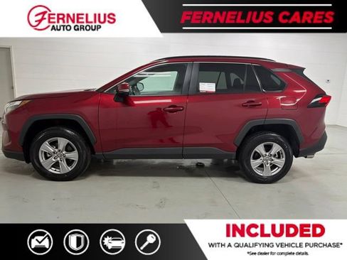 Used 2025 Toyota RAV4 XLE AWD/4WD image 4