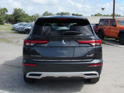 New 2025 Mitsubishi Outlander SE image 4