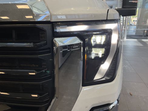 Used 2024 GMC Sierra 3500 Pro w/ Convenience Package AWD/4WD image 5
