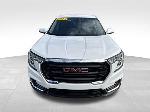 Used 2024 GMC Terrain SLE FWD image 2