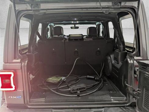 Used 2022 Jeep Wrangler Unlimited Sahara w/ Cold Weather Group image 6