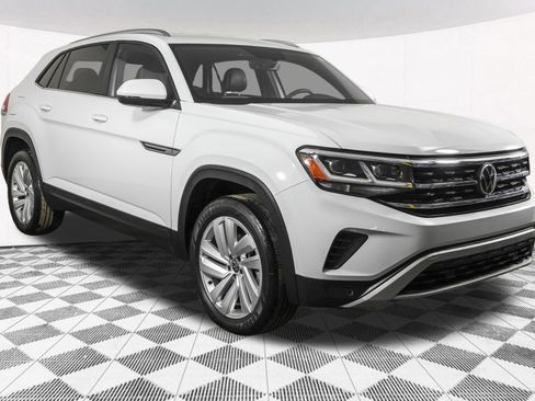 Used 2023 Volkswagen Atlas Cross Sport SE image 11