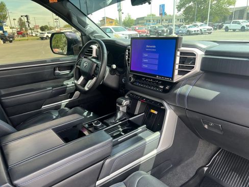 Used 2024 Toyota Sequoia Platinum AWD/4WD image 37