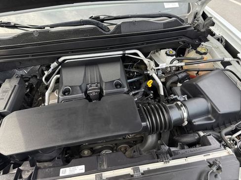 Used 2023 Chevrolet Colorado ZR2 w/ ZR2 Convenience Package III AWD/4WD image 24