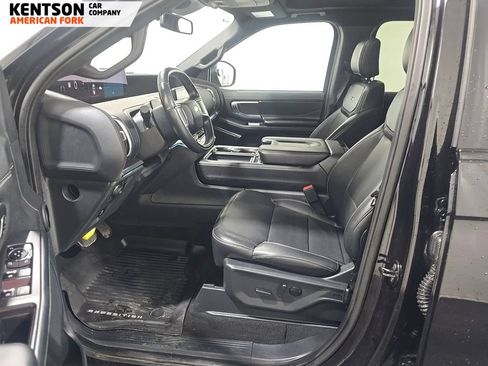 Used 2025 Ford Expedition Platinum w/ Stealth Performance Package AWD/4WD image 4