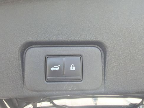Used 2023 Nissan Rogue Platinum w/ Platinum Premium Package AWD/4WD image 14