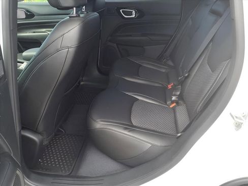 Used 2023 Jeep Compass Altitude w/ Sun and Sound Group image 9