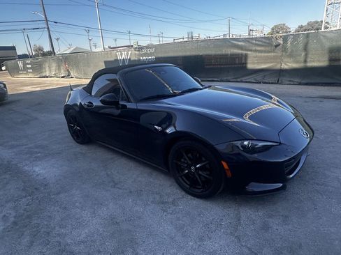 Used 2024 MAZDA MX-5 Miata Sport RWD image 5