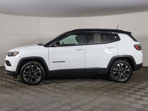 Used 2022 Jeep Compass Limited image 17
