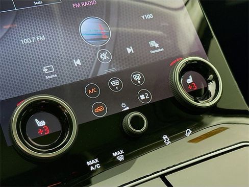 Used 2020 Land Rover Range Rover Velar S image 23