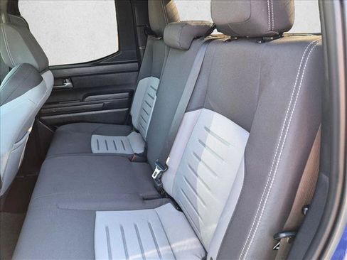 Certified 2025 Toyota Tacoma TRD Off-Road AWD/4WD image 17