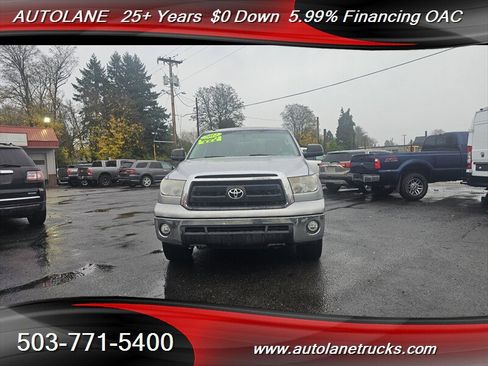 Used 2012 Toyota Tundra 4x4 CrewMax image 11