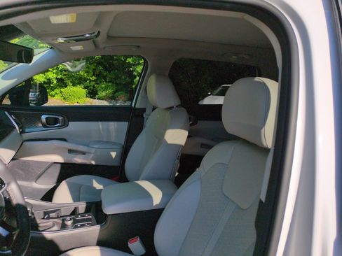 Used 2023 Kia Sorento S w/ Panoramic Sunroof Package FWD image 18