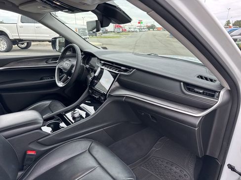 Used 2023 Jeep Grand Cherokee L Limited w/ Luxury Tech Group II image 21