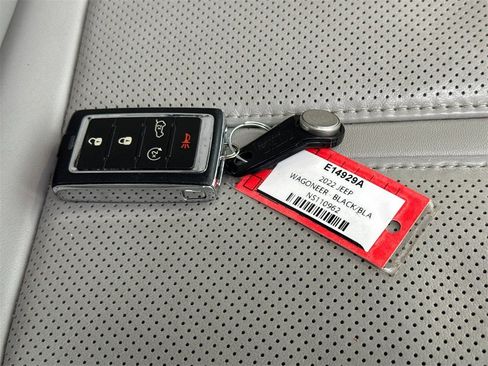 Used 2022 Jeep Wagoneer Series II image 3