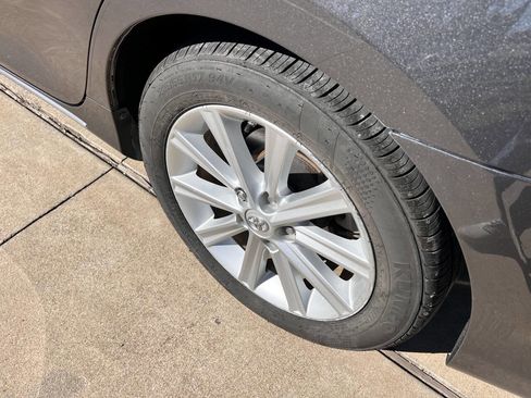 Used 2013 Toyota Camry LE image 17