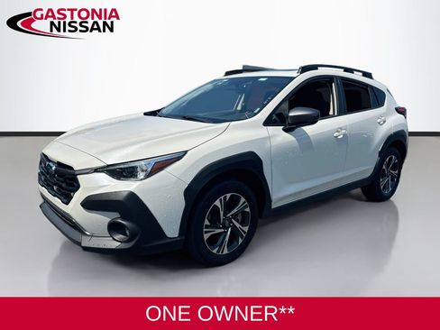 Used 2025 Subaru Crosstrek 2.5i Premium AWD/4WD image 3