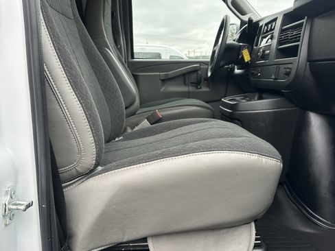 Used 2024 Chevrolet Express 2500 w/ Driver Convenience Package image 16