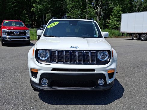 Used 2021 Jeep Renegade Latitude w/ Sun & Sound Group AWD/4WD image 2