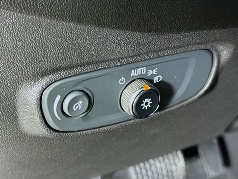 Used 2023 Chevrolet Equinox RS AWD/4WD image 12