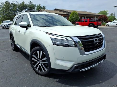 Used 2023 Nissan Pathfinder Platinum AWD/4WD image 8