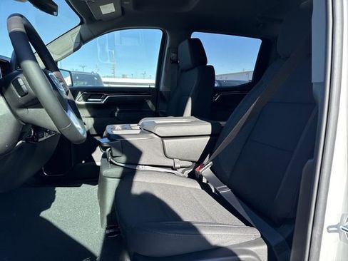New 2026 GMC Sierra 1500 SLE image 11