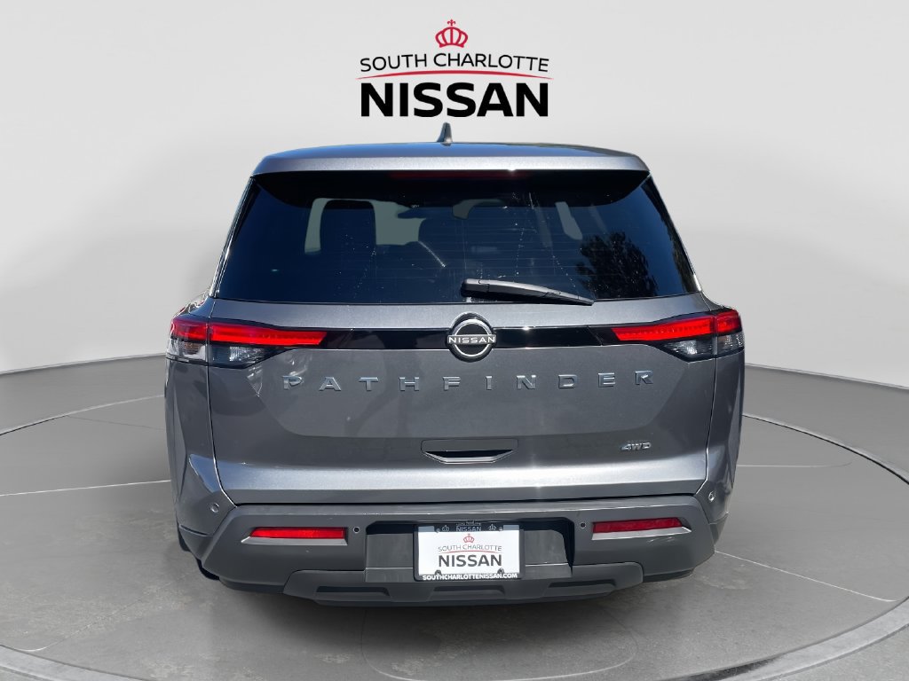 Used 2024 Nissan Pathfinder S AWD/4WD image 5