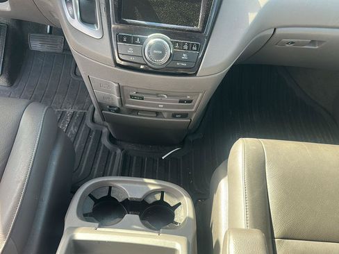 Used 2016 Honda Odyssey Touring Elite image 15