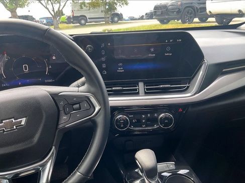 Used 2025 Chevrolet Trax ACTIV w/ Driver Confidence Package FWD image 6