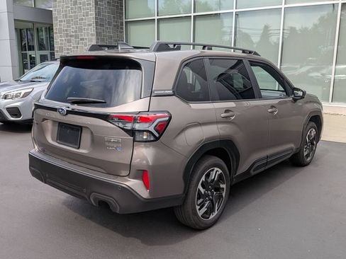 Used 2025 Subaru Forester Limited AWD/4WD image 3