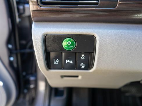 Used 2016 Honda Accord Touring image 19
