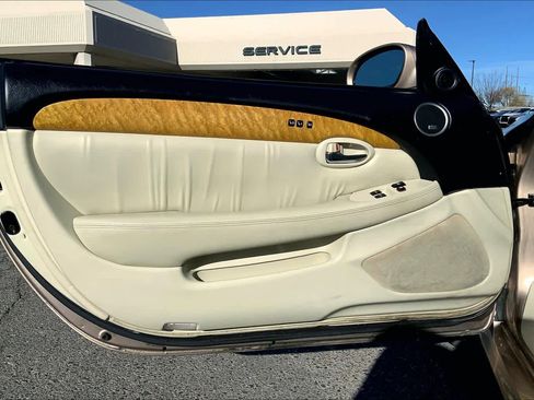 Used 2004 Lexus SC 430 Convertible image 19