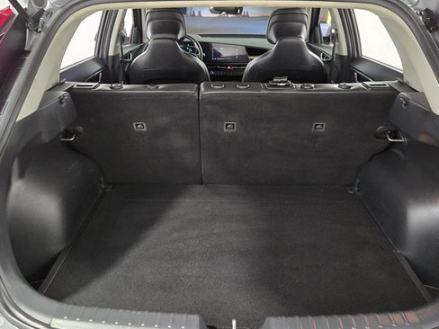 Used 2023 Kia Niro EX image 29