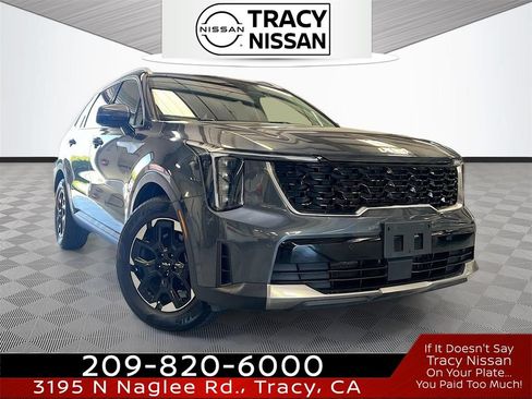 Used 2024 Kia Sorento S FWD image 1