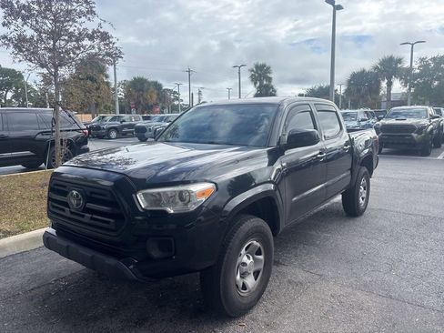 Used 2019 Toyota Tacoma SR image 2