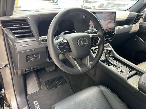 Used 2024 Lexus GX 550 w/ Accessory Package (Z1) AWD/4WD image 23