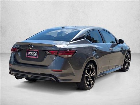 Used 2023 Nissan Sentra SR w/ SR Premium Package FWD image 5