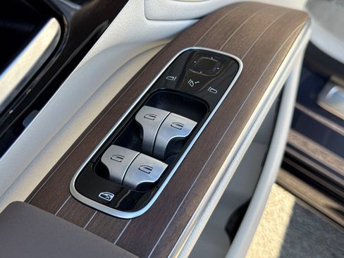 Used 2023 Mercedes-Benz EQS 580 4MATIC Sedan image 24