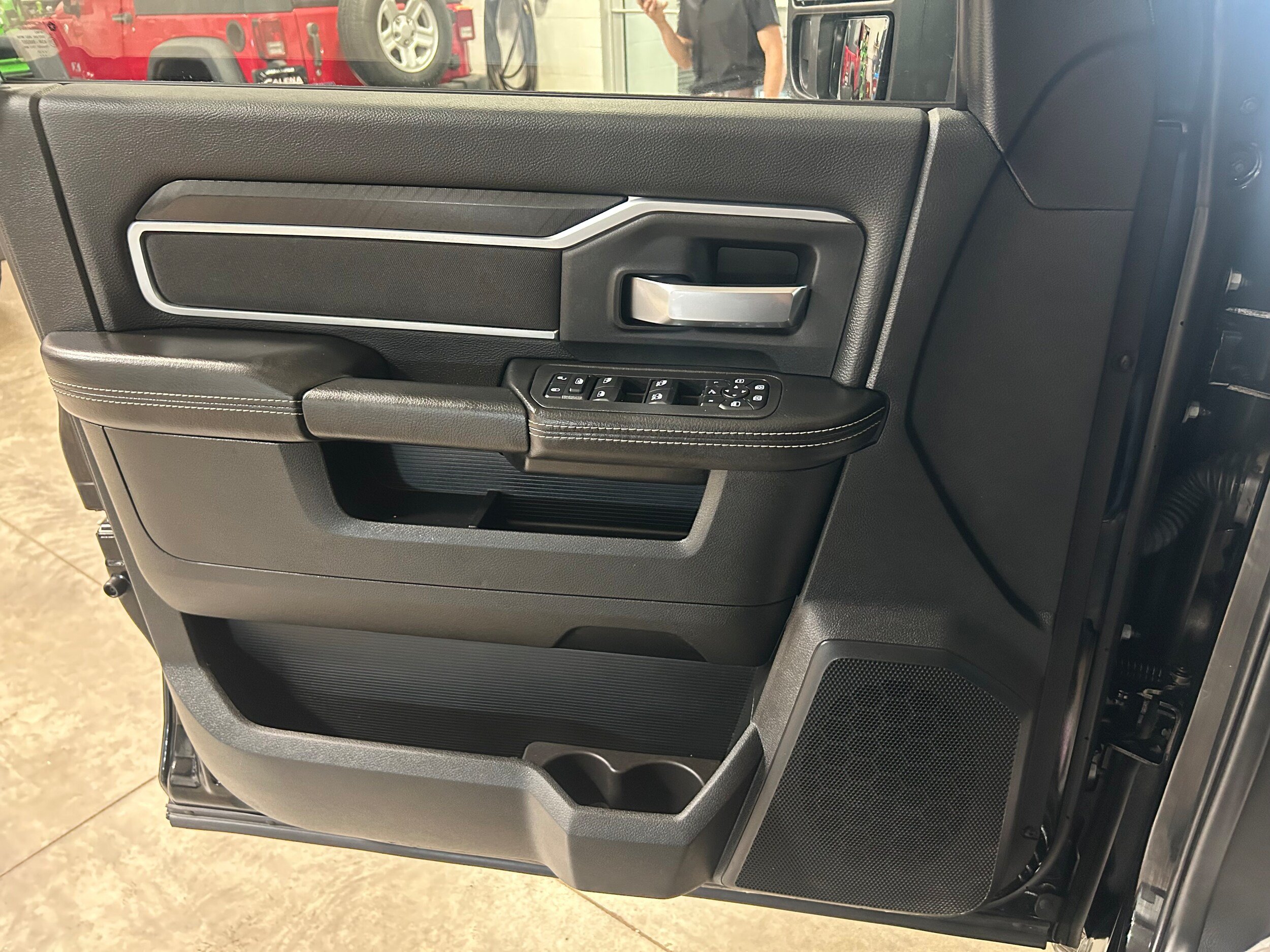 Used 2025 RAM 2500 Big Horn AWD/4WD image 45