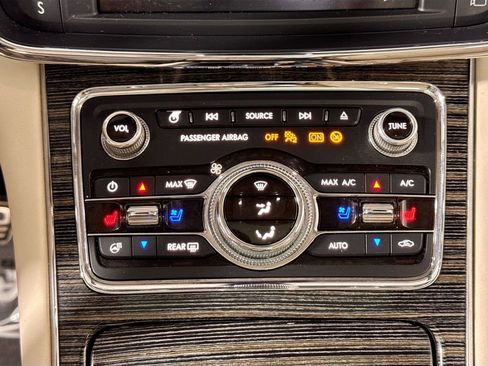 Used 2018 Lincoln Continental Black Label FWD image 16