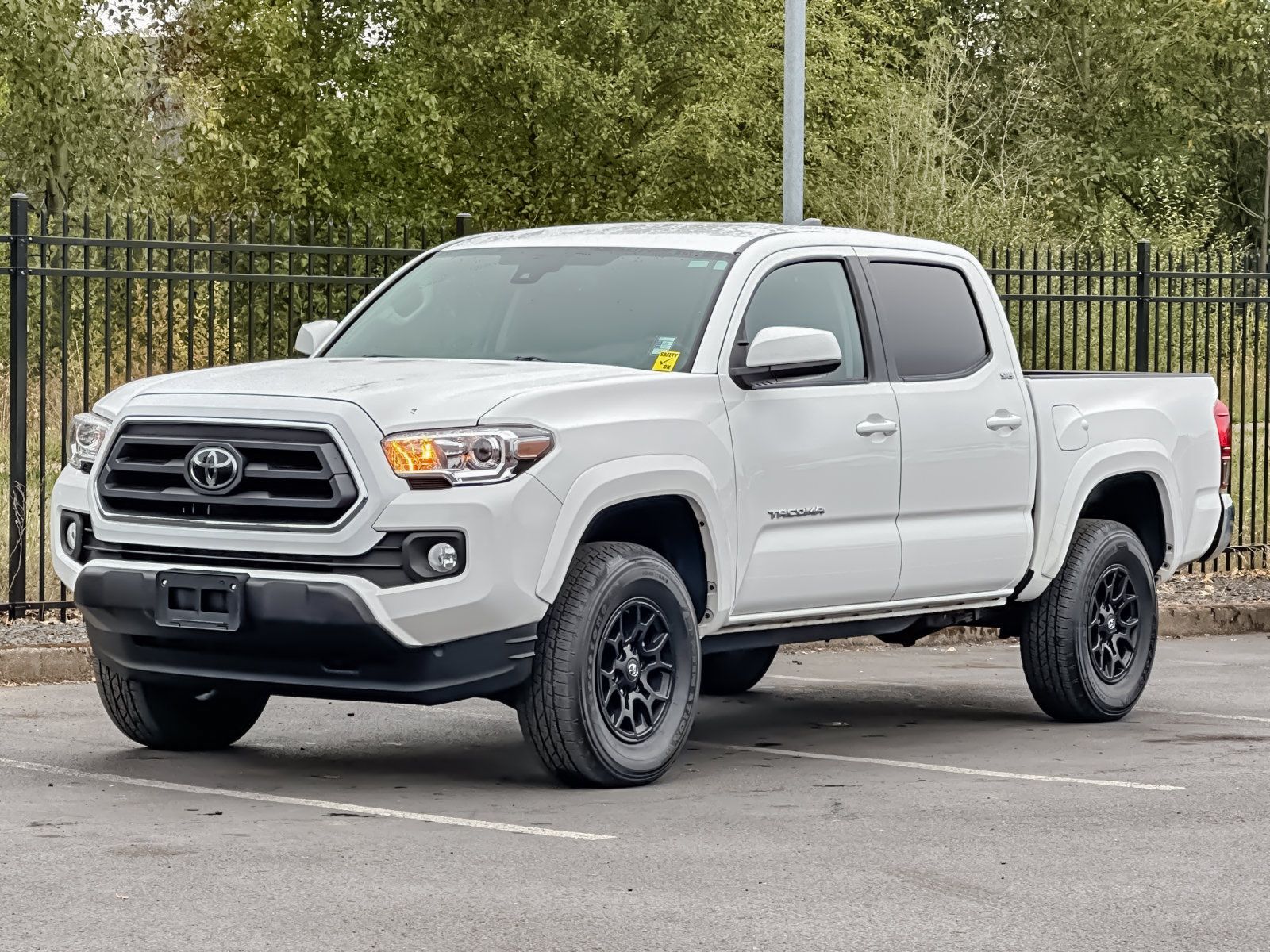 Used 2021 Toyota Tacoma SR5 AWD/4WD image 7