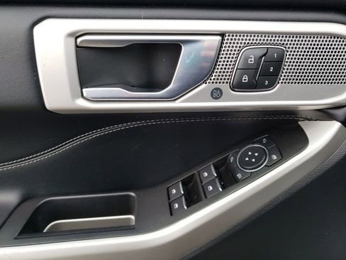 Used 2022 Ford Explorer Limited w/ Equipment Group 301A image 20