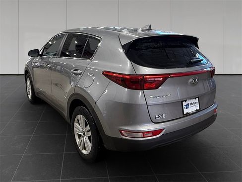 Used 2019 Kia Sportage LX image 3